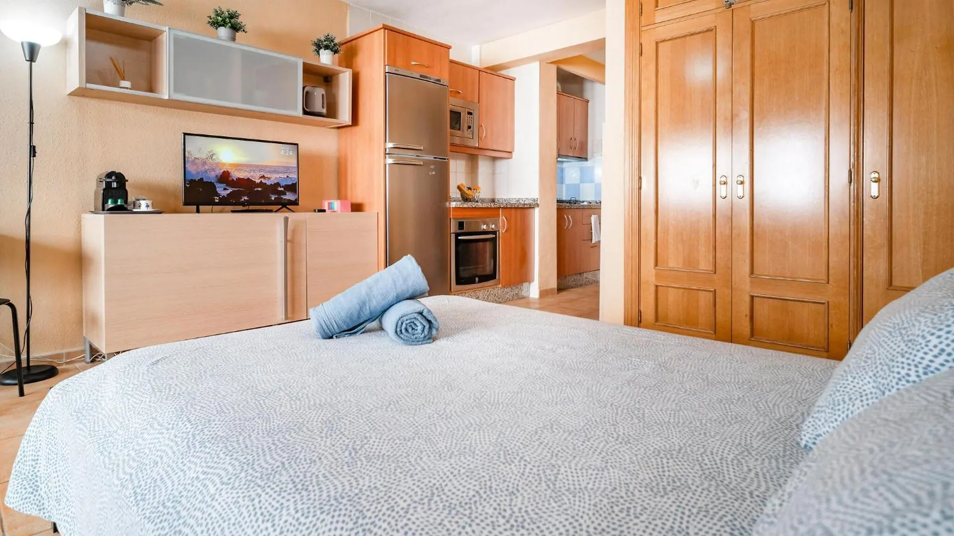 Pet Friendly Apartment In Torre Del Mar With Wifi Hiszpania